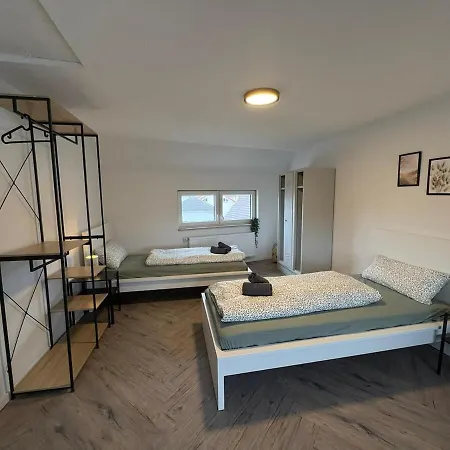 Appartement Modernes 4 Fuer Monteure Mit Parkplatz In