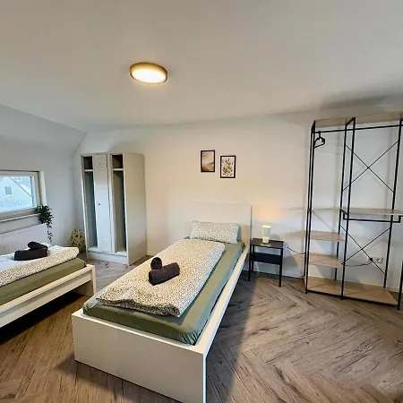 Modernes 4 Fuer Monteure Mit Parkplatz In Appartement