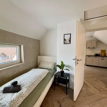 Modernes 4 Für Monteure Mit Parkplatz In Apartment