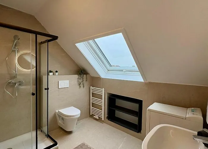 Modernes 4 Fuer Monteure Mit Parkplatz In Lampertheim