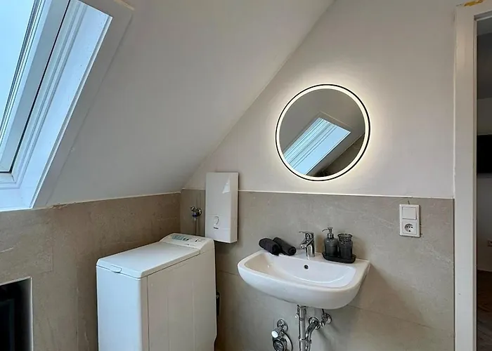 Modernes 4 Fuer Monteure Mit Parkplatz In Lampertheim